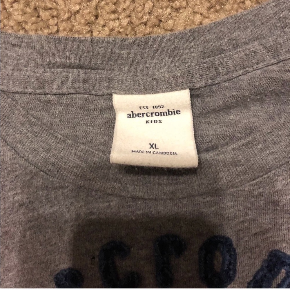 Abercrombie and Fitch - Picture 2 of 3